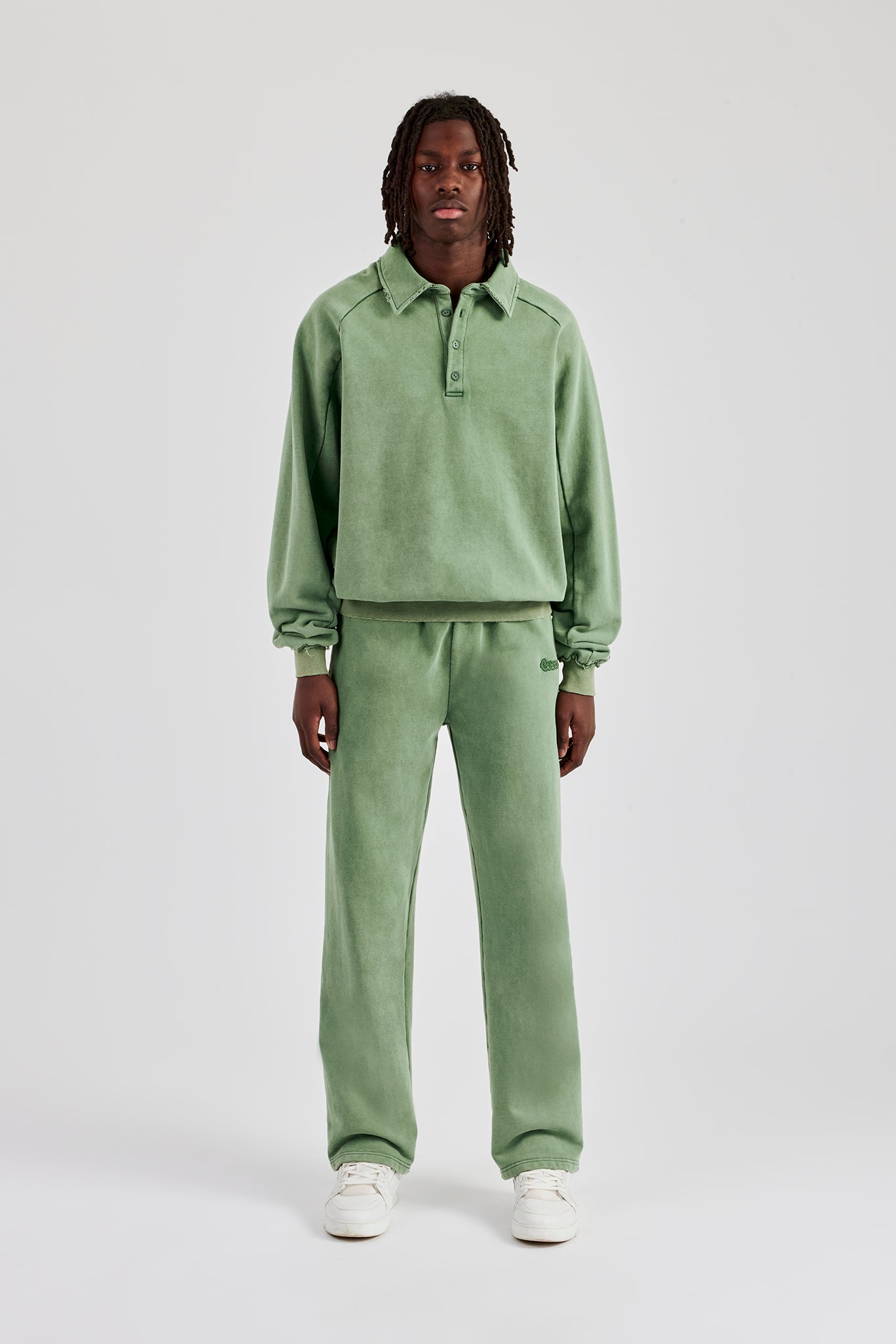Verwaschenes Polo-Sweatshirt und Jogginghose mit geradem Bein – Verwaschenes Grün